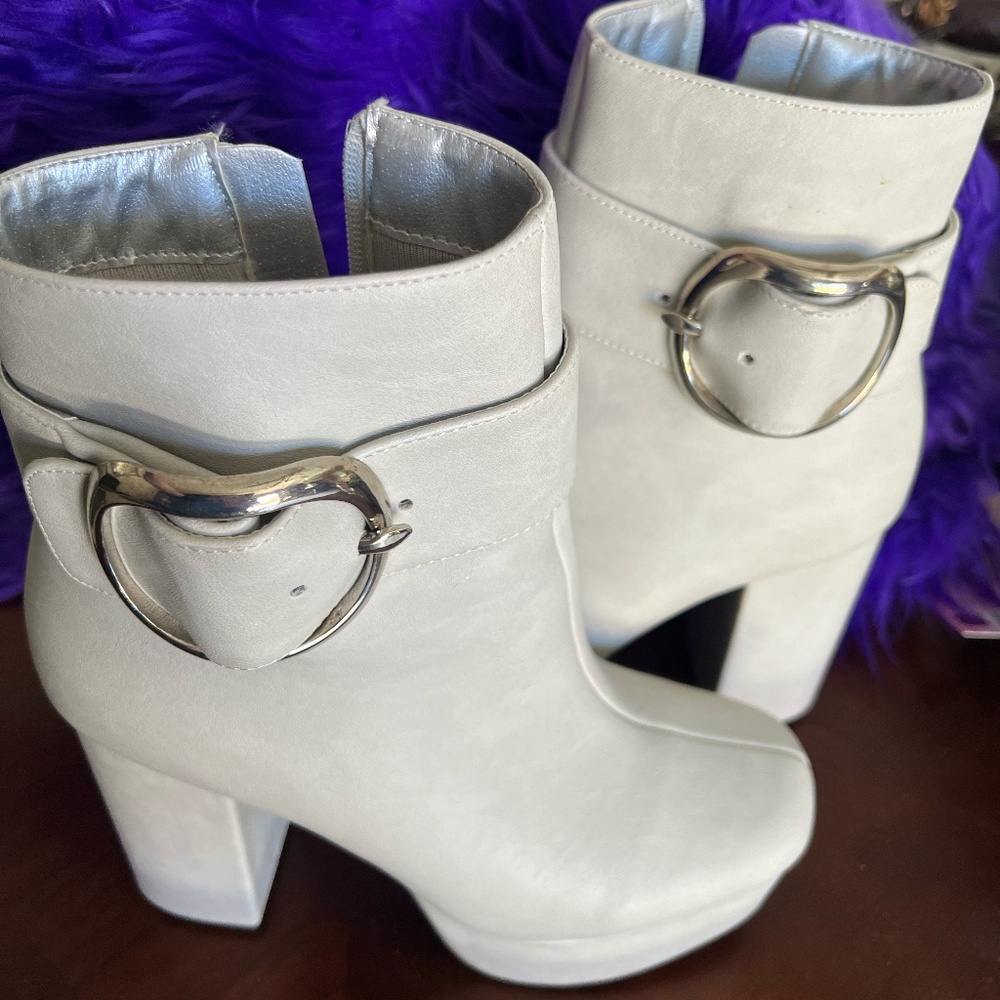 Krush Since 1970 Heels Booties off white/light gray size 37